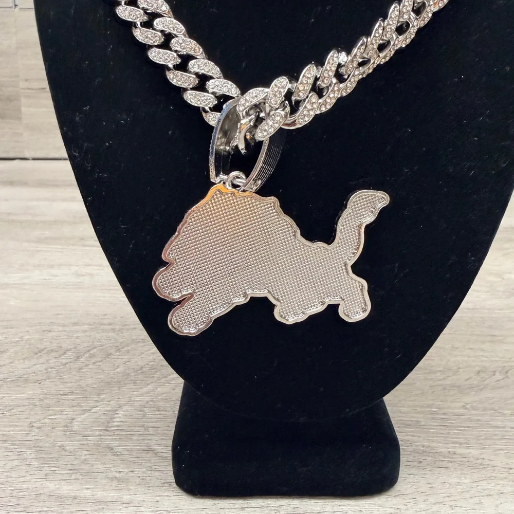 Silver Tone Chain Necklace with‎ Blue Lion Pendant